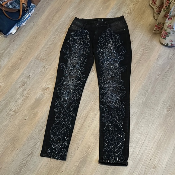 AZI Jeans - Picture 1 of 5